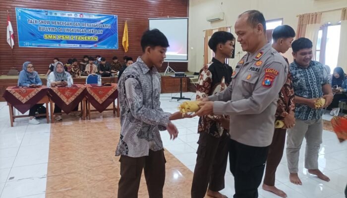 Polisi Blusukan ke Sekolah, Polres Magetan Gencarkan Sosialisasi Bahaya Judol dan Pinjol di Kalangan Remaja