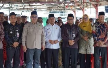 BAZNAS Hadir di Tengah Musibah, Korban Kebakaran Pasar Pekan Tebih Terima Bantuan