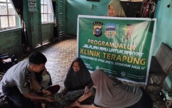Berikan Layanan Kesehatan Gratis, Polres Rohul Gelar Program JALUR Klinik Terapung Bagi Masyaraat Pinggiran Sungai Batang Lubuh