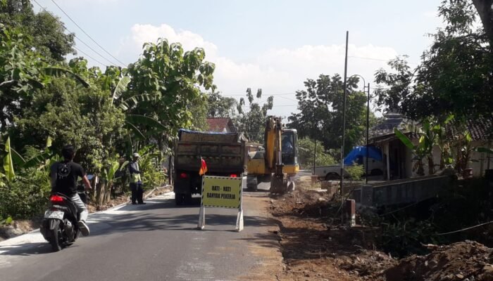 Rp10,8 Miliar Digelontorkan, Ruas Randusongo–Majasem Mulai Dipoles: PUPR Ngawi Kebut Konektivitas Wilayah Kendal