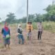 Bhabinkamtibmas Polsek Kepenuhan Dampingi Penanaman Jagung Kuartal II, Wujud Nyata Dukungan Ketahanan Pangan Nasional