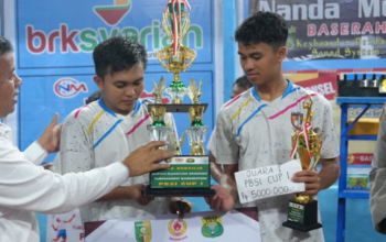 PBSI Cup I Berakhir, Bupati Kuansing Serahkan Hadiah dan Bantuan Pembinaan Olahraga