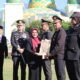 Hari Bhayangkara ke-80, Bupati Magetan Ganjar Personel Polres Piagam Penghargaan atas Pengabdian Menjaga Kamtibmas yg kondusif