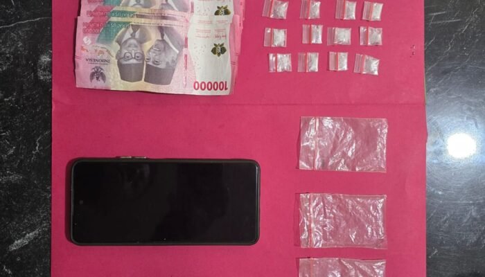 Polsek Kepenuhan Gerebek Perumahan Karyawan PT PISP II di Desa Ulak Patian, Puluhan Paket Sabu Berhasil Diamankan, Satu Tersangka Ditangkap dan Satu Lagi DPO