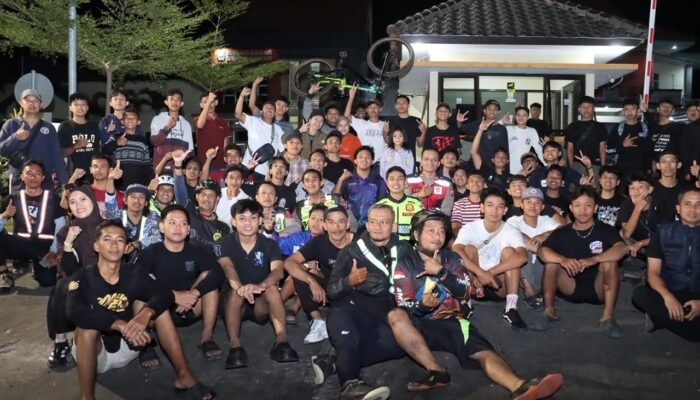 Polres Magetan Bersama Komunitas Gowes Malam Kampanyekan Kota Aman dan Tertib
