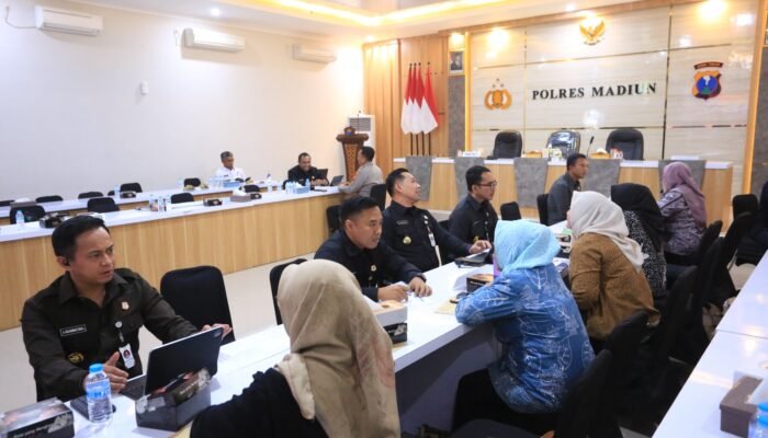 Studi Lingkungan Sespimmen Polri Dikreg ke-67 di Polres Madiun Bahas Penguatan UMKM dan Pemberdayaan Ekonomi Masyarakat