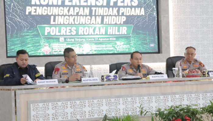 Kapolda riau konfrensi pers tindak Pidana lingkungan hidup penggerusakan 133 ha hutan mangrove di kab. Rohil