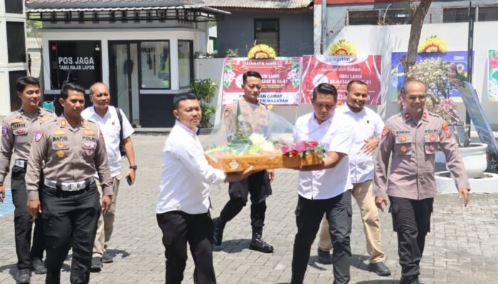 Soliditas Penegakan Hukum di Magetan, Polres Magetan Beri Surprise HUT Adhyaksa ke-81 untuk Kejari