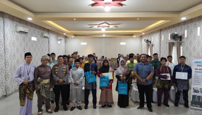 Polsek Dumai Timur Tanamkan Wawasan Kebangsaan dan Green Policing Kepada Mahasiswa Baru IAITF
