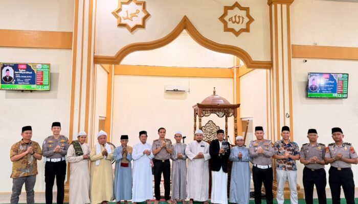 Program Jumat Keliling di Masjid Silaturahim, Kapolres Rohul Ajak Jemaah Jauhi Narkoba dan Judi Online