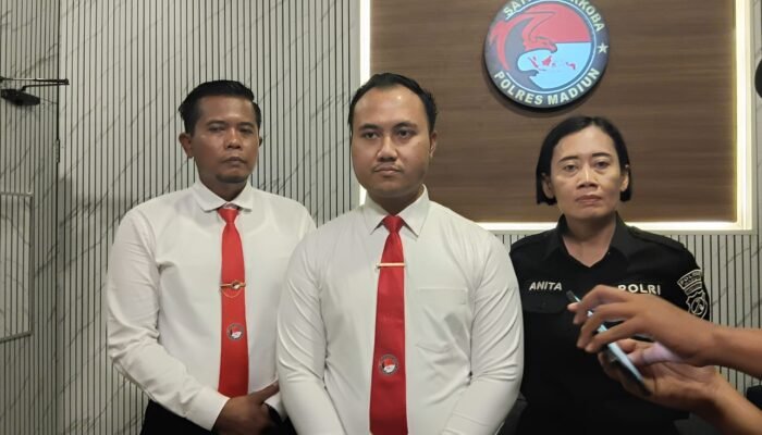 Polres Madiun Gerebek Rumah Kontrakan di Saradan, Empat Pria Diduga Terlibat Pesta Sabu